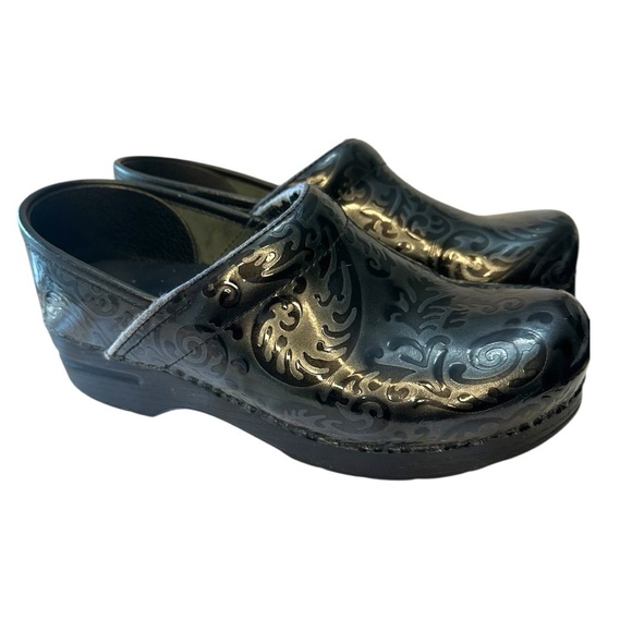 Dansko Black Mules with Glossy Finish and Raised Heel Nursing Pro Long Standing. - Picture 1 of 6